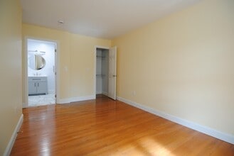 40 Hibiscus Way in Nashua, NH - Building Photo - Building Photo