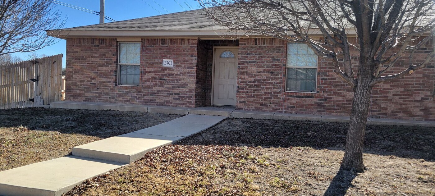 2701 Steve's Way in Amarillo, TX - Building Photo