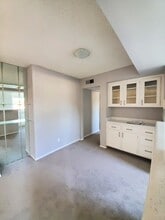 Huston Court in North Hollywood, CA - Building Photo - Building Photo