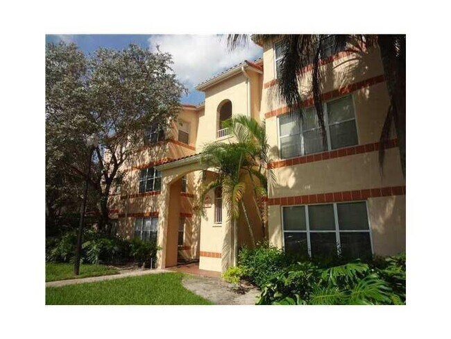 property at 3450 Pinewalk Dr N