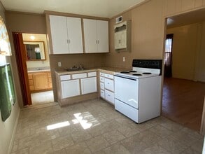 211 1st St in Canon City, CO - Building Photo - Building Photo