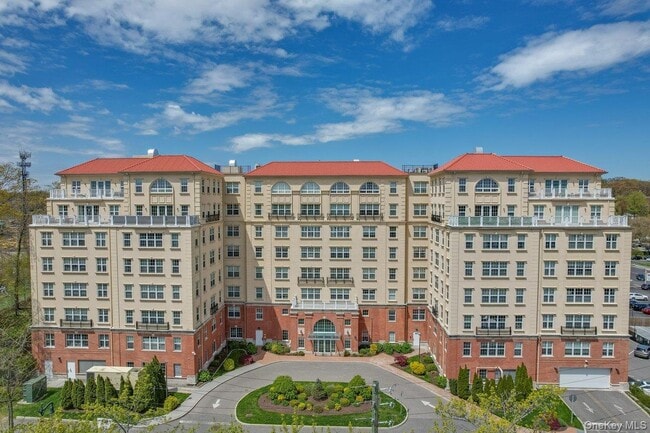 property at 10 Byron Pl