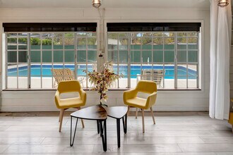 22932 Califa St in Los Angeles, CA - Building Photo - Building Photo