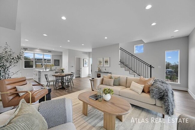 property at 872 Thurston Hts