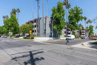 Parkridge in Sherman Oaks, CA - Building Photo - Building Photo