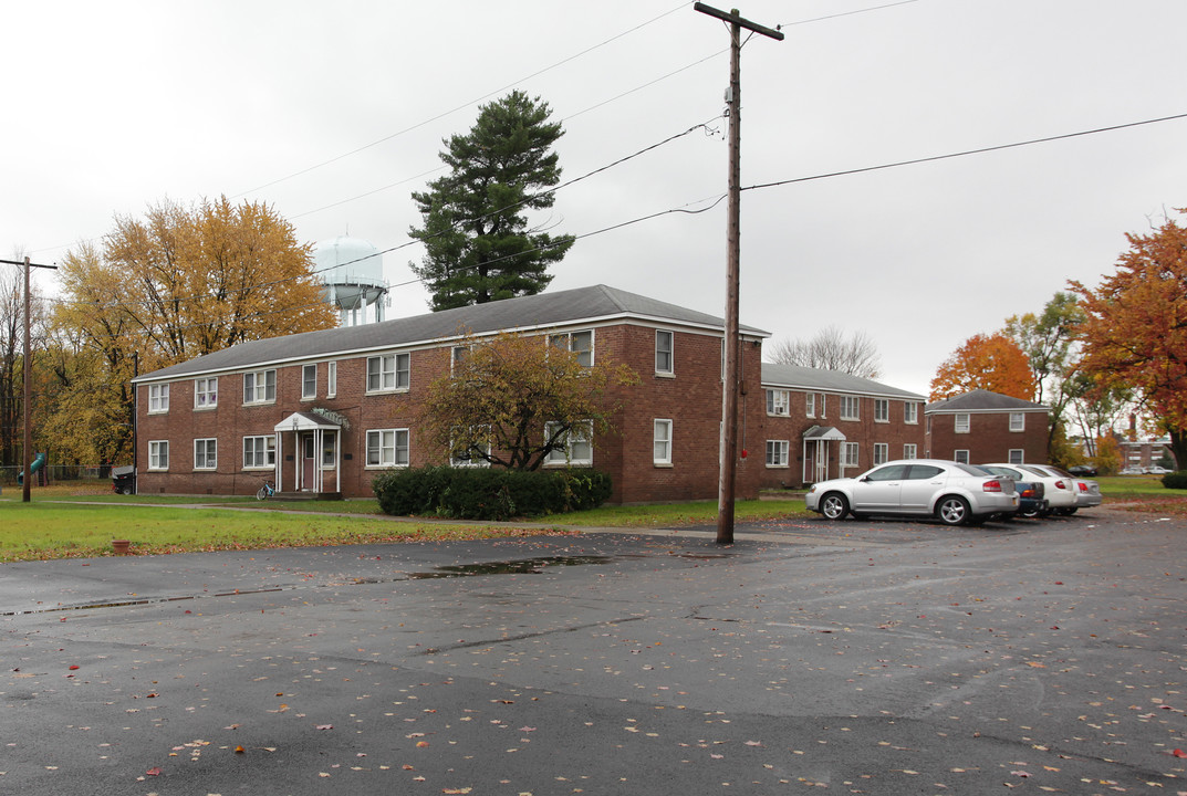 Maple Pine Manor in Schenectady, NY - Building Photo