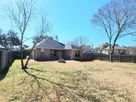 7126 Leens Lodge Ln in Humble, TX - Building Photo