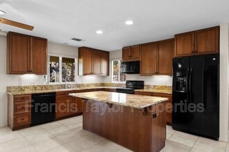 2230 E El Norte Pkwy in Escondido, CA - Building Photo - Building Photo