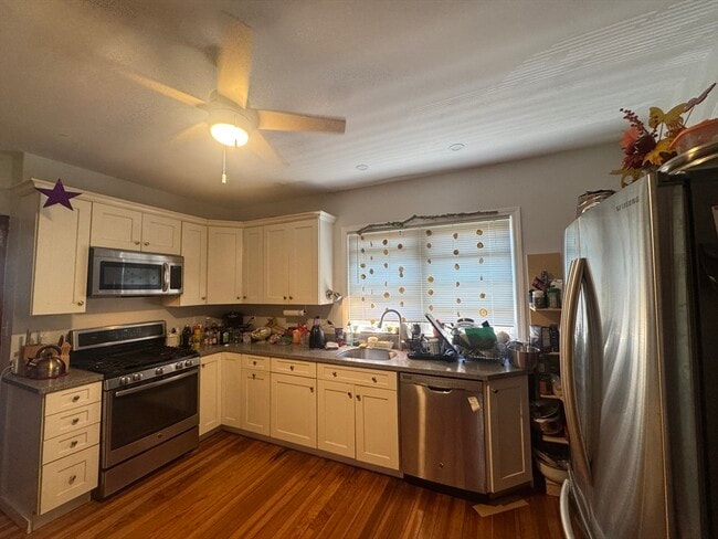 8 Foskett St, Unit 2 in Somerville, MA - Building Photo - Building Photo