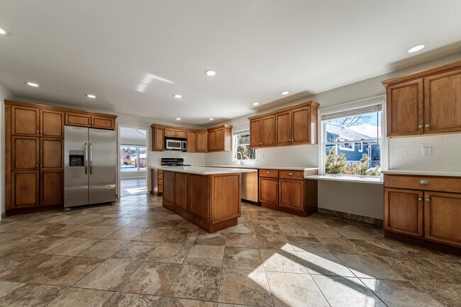 2659 W Asplin Dr in Rocky River, OH - Building Photo - Building Photo