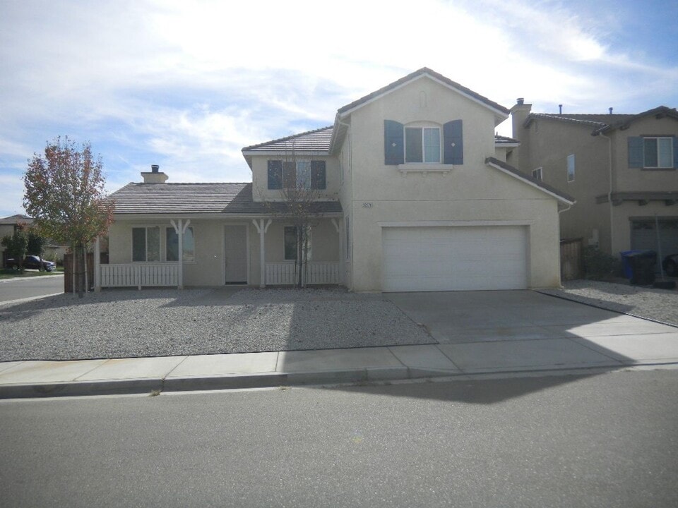 12371 Tahiti St in Victorville, CA - Building Photo