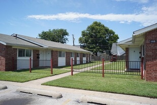 9909 E 12th St, Unit Apt C in Tulsa, OK - Building Photo