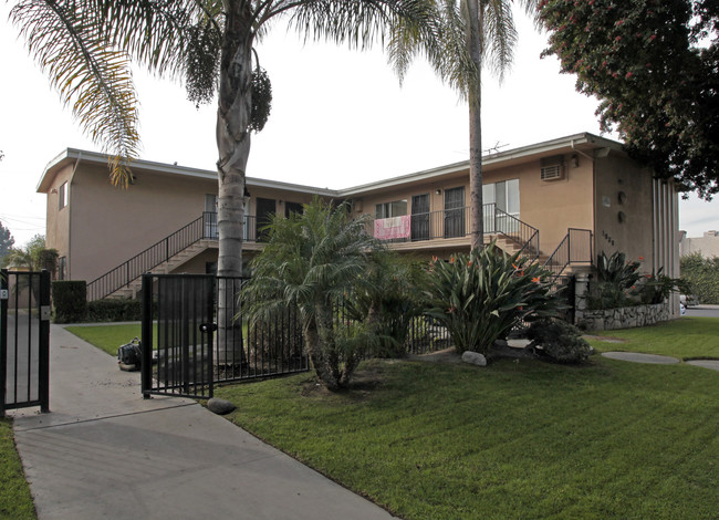 1836 W Sallie Ln in Anaheim, CA - Building Photo - Building Photo