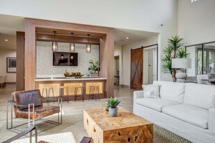 Hilltop at Shavano in San Antonio, TX - Building Photo