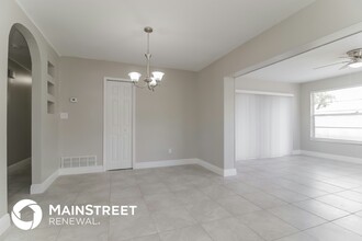 2844 Oak Lea Dr in South Daytona, FL - Building Photo - Building Photo