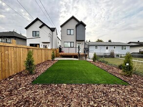 9231-9154 154 St in Edmonton, AB - Building Photo - Building Photo