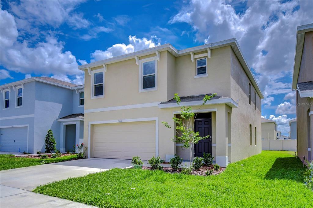 5668 Castle Cary Row in Wesley Chapel, FL - Building Photo