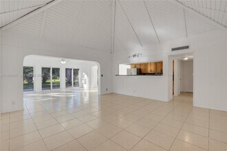 5505 Bluejack Oak Cir in Tamarac, FL - Foto de edificio - Building Photo