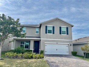 2910 NE Breezeway Cir in Ocean Breeze, FL - Foto de edificio - Building Photo