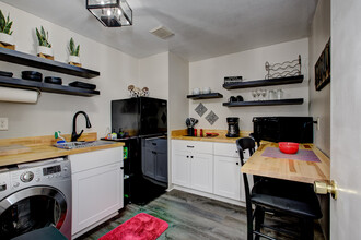 3801 W Grover St, Unit B in Boise, ID - Building Photo - Building Photo