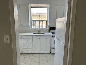 1299 Bayview Av in Toronto, ON - Building Photo - Building Photo