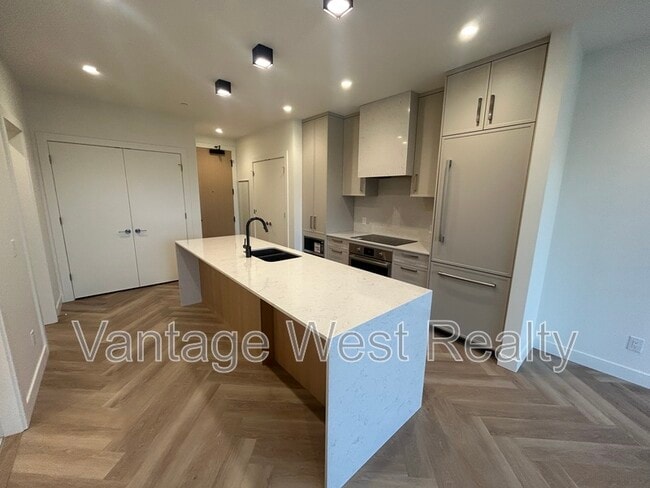 property at 3340-3340 Lakeshore Rd