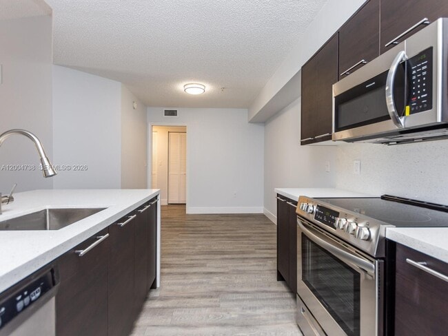 2103 Renaissance Blvd in Miramar, FL - Building Photo - Building Photo