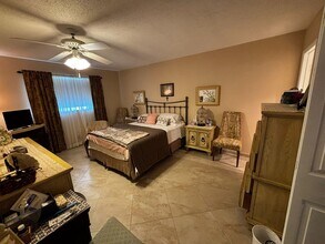 701 Lori Dr in Palm Springs, FL - Building Photo - Building Photo