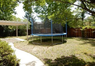 104 Vierra Cir in Folsom, CA - Building Photo - Building Photo