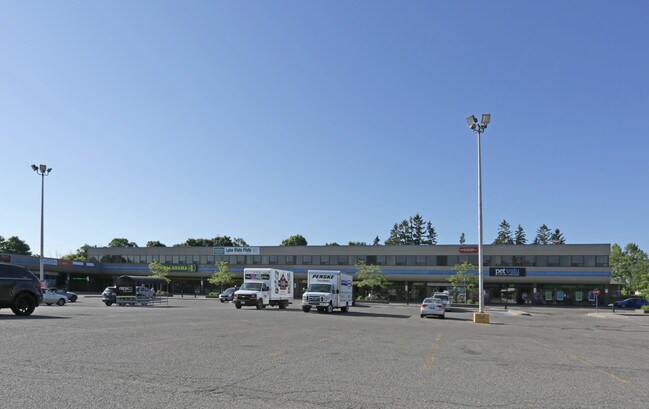 Lake Vista Flats in Oshawa, ON - Building Photo - Building Photo