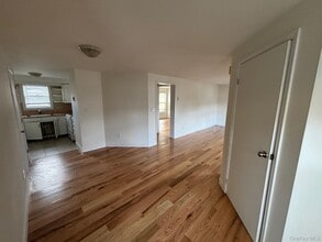 8 S Brett St in Beacon, NY - Building Photo - Building Photo