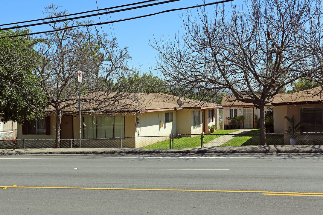 931-943 W 9th Ave in Escondido, CA - Building Photo