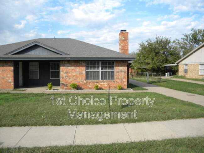 property at 7043 Crosstimbers Ln