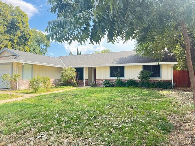 1566 Camino del Oro in Yuba City, CA - Building Photo - Building Photo