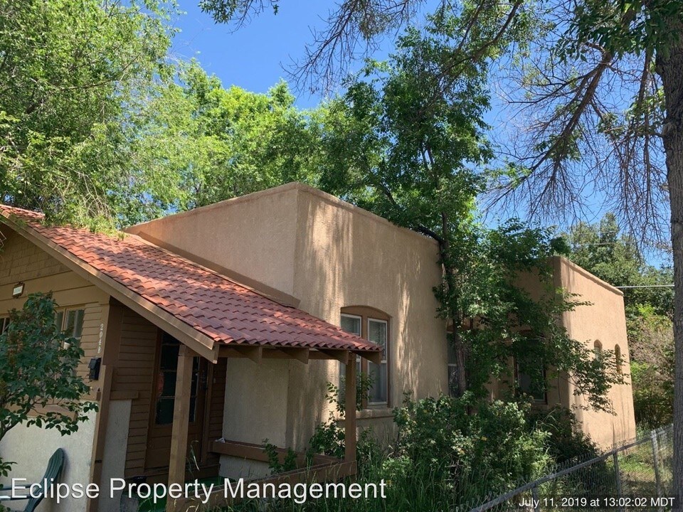204 Edison Ave in Alamosa, CO - Building Photo
