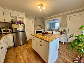 21 James St, Unit 2 in Providence, RI - Foto de edificio - Building Photo