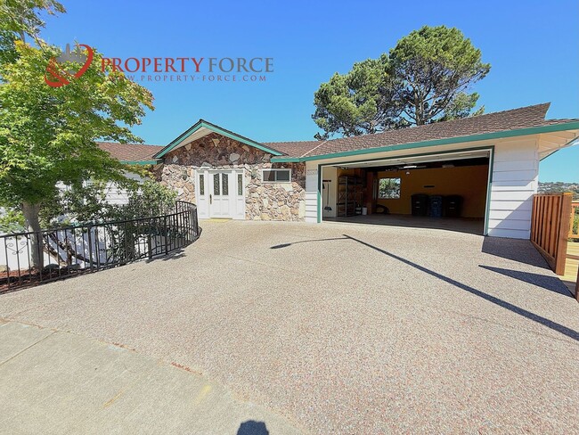 property at 3145 Alanhill Ln