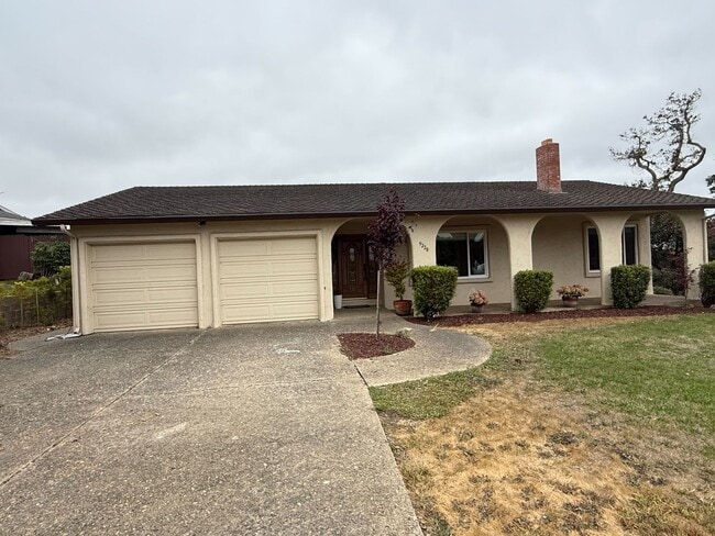 property at 9220 Canyon Oak Rd