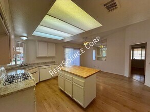 37516 Lilacview Ave in Palmdale, CA - Building Photo - Building Photo