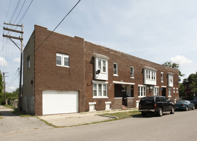 2105 Military St in Detroit, MI - Building Photo - Building Photo