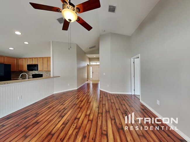5701 Sheer Bliss Loop in Land O Lakes, FL - Building Photo - Building Photo