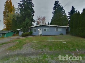 2416 SW 330th St in Federal Way, WA - Building Photo