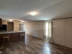 5079 Red Barn Rd in Milton, FL - Building Photo - Building Photo