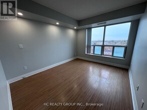 188 Doris Ave in Toronto, ON - Building Photo - Building Photo