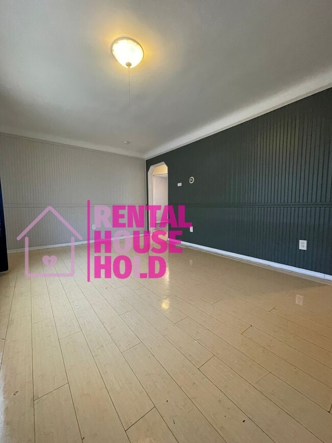 22849 Almond Ave in Eastpointe, MI - Building Photo - Building Photo