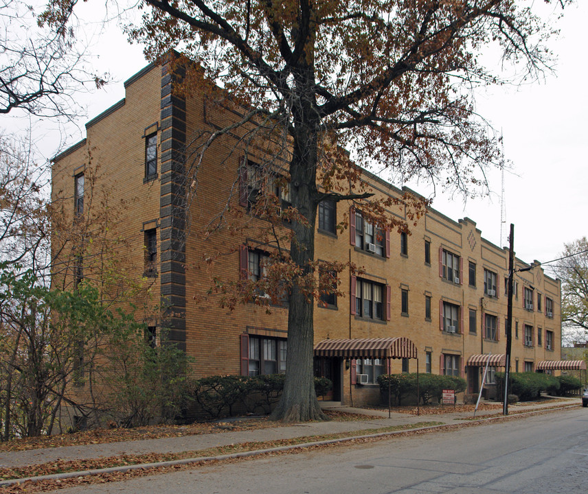 1237 Elsinore Ave in Cincinnati, OH - Foto de edificio