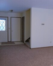 1040 Forest View Dr N in Ellettsville, IN - Foto de edificio - Building Photo