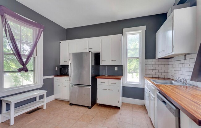 12 Fiske St in Waltham, MA - Building Photo - Building Photo