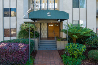 360 Vernon St in Oakland, CA - Foto de edificio - Building Photo