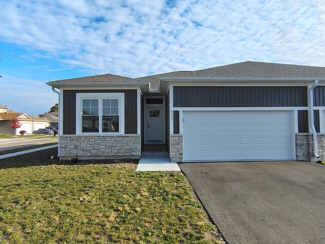 property at 935 Partridge Cir